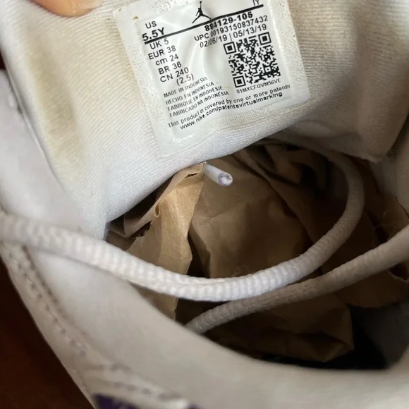 Girls Nike White Purple Black Jordan 13 Basketball Shoes - Picture 7 of 11